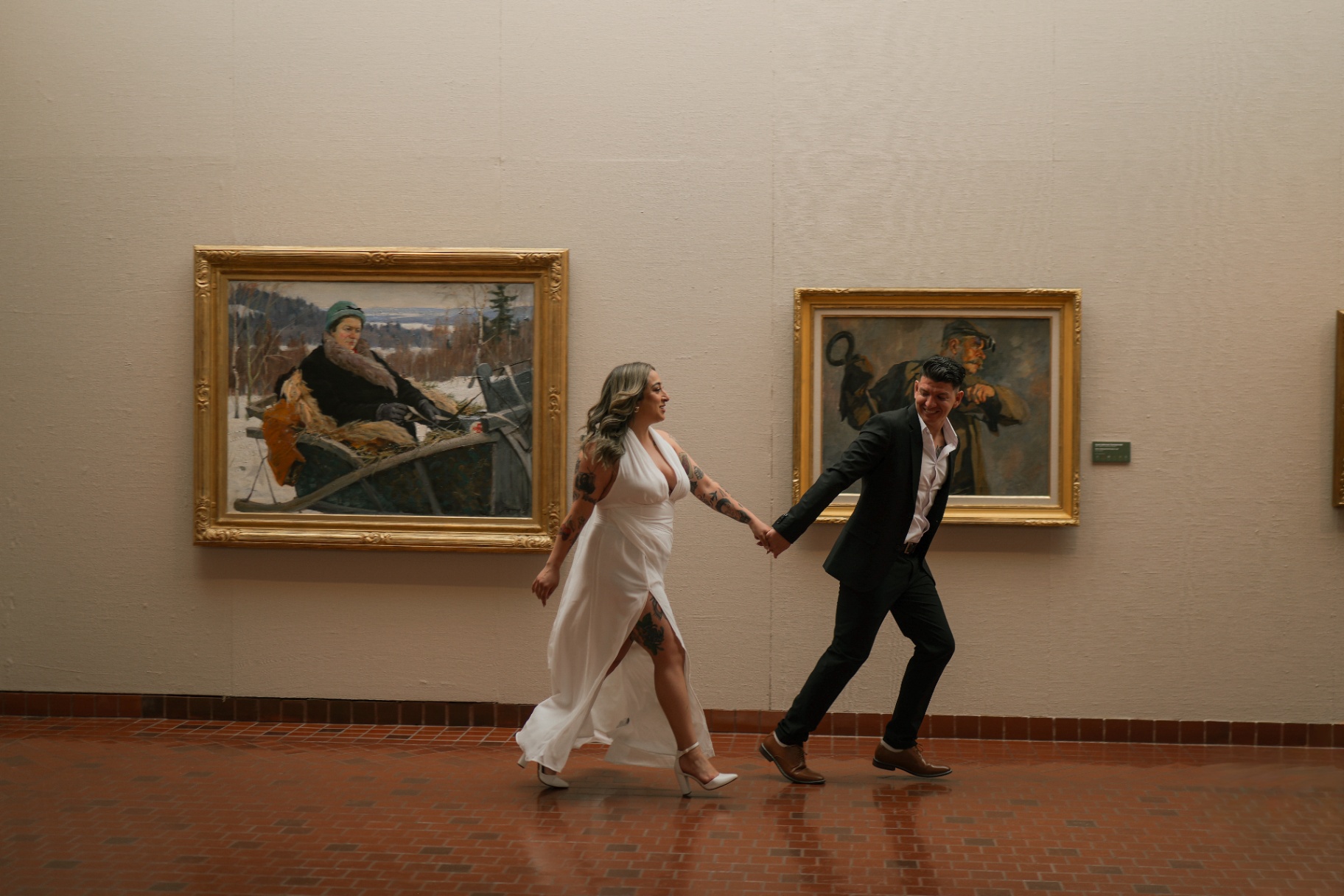 Couple in an art gallery